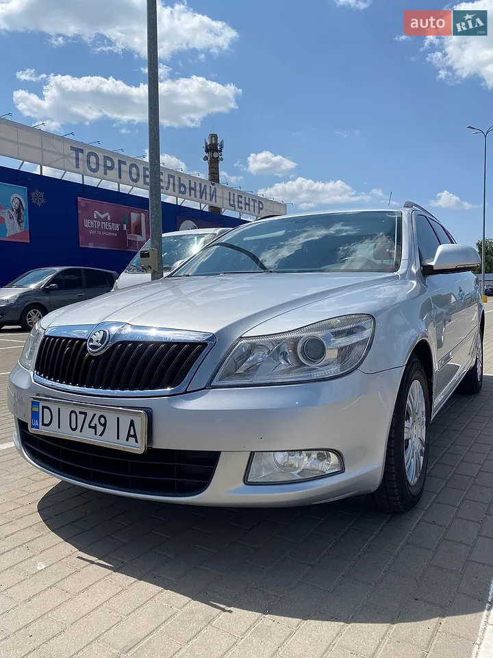 2010 Skoda Octavia - мініатюра 13
