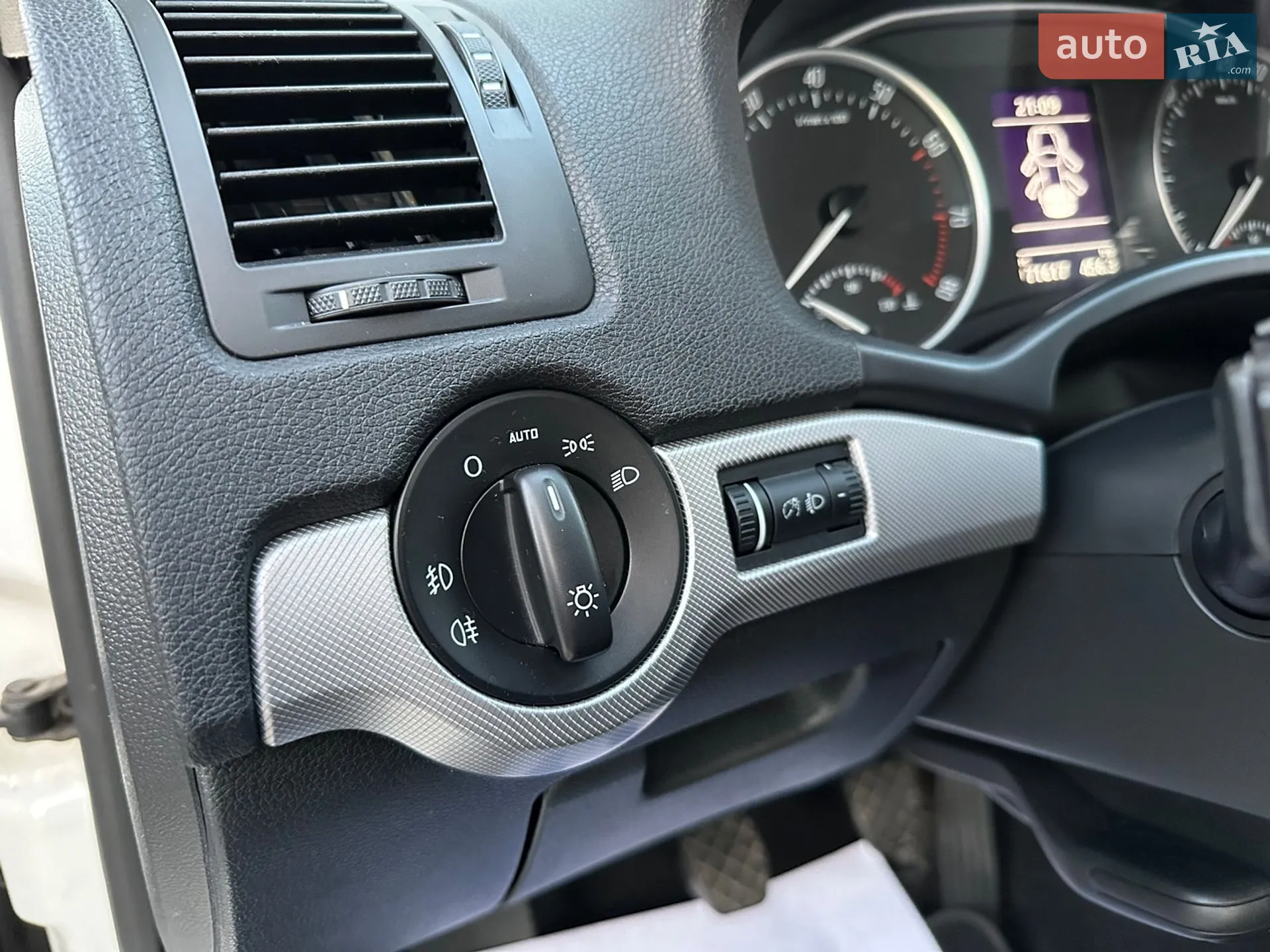 2012 Skoda Octavia - мініатюра 21