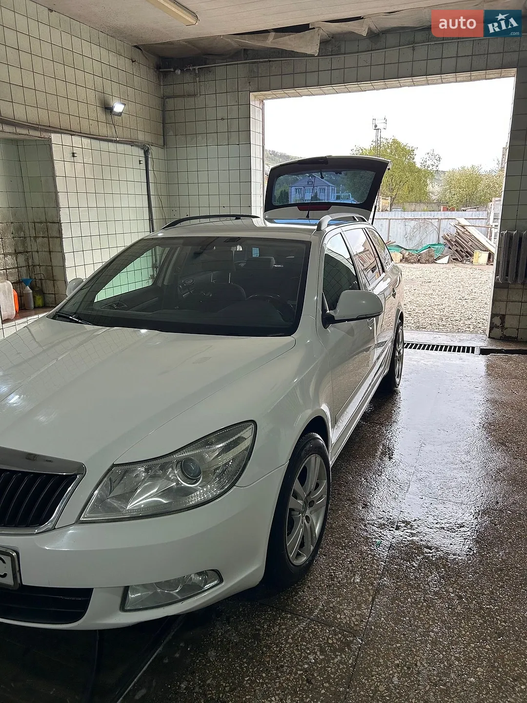 2010 Skoda Octavia - мініатюра 2