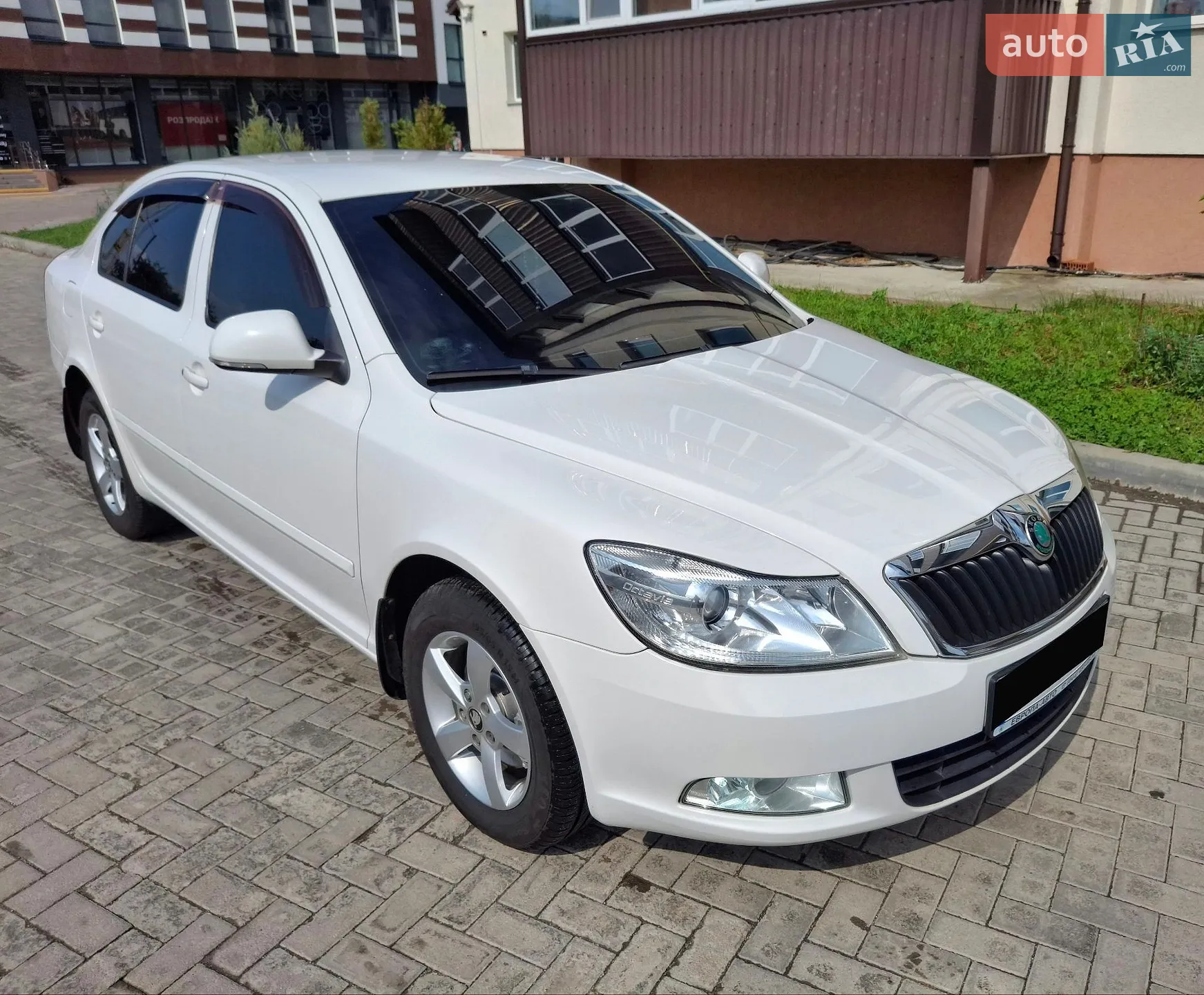 2011 Skoda Octavia - мініатюра 2