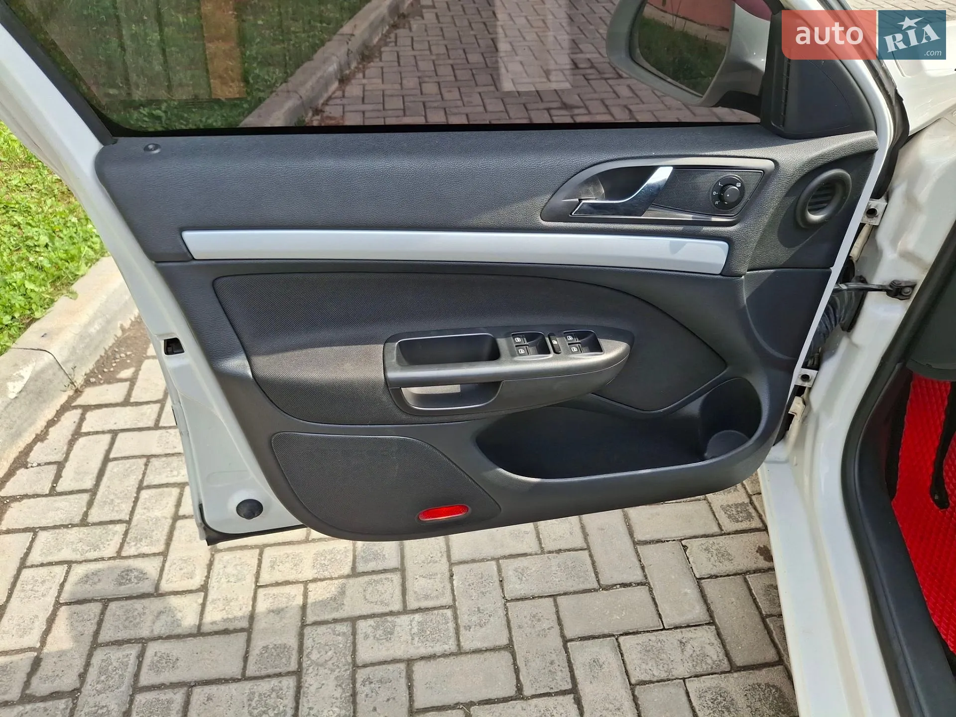 2011 Skoda Octavia - мініатюра 18