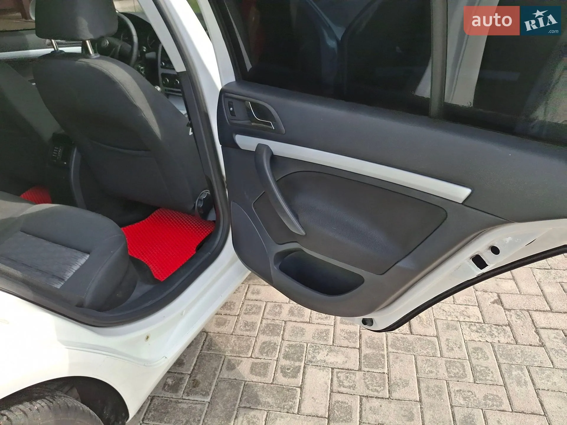2011 Skoda Octavia - мініатюра 22
