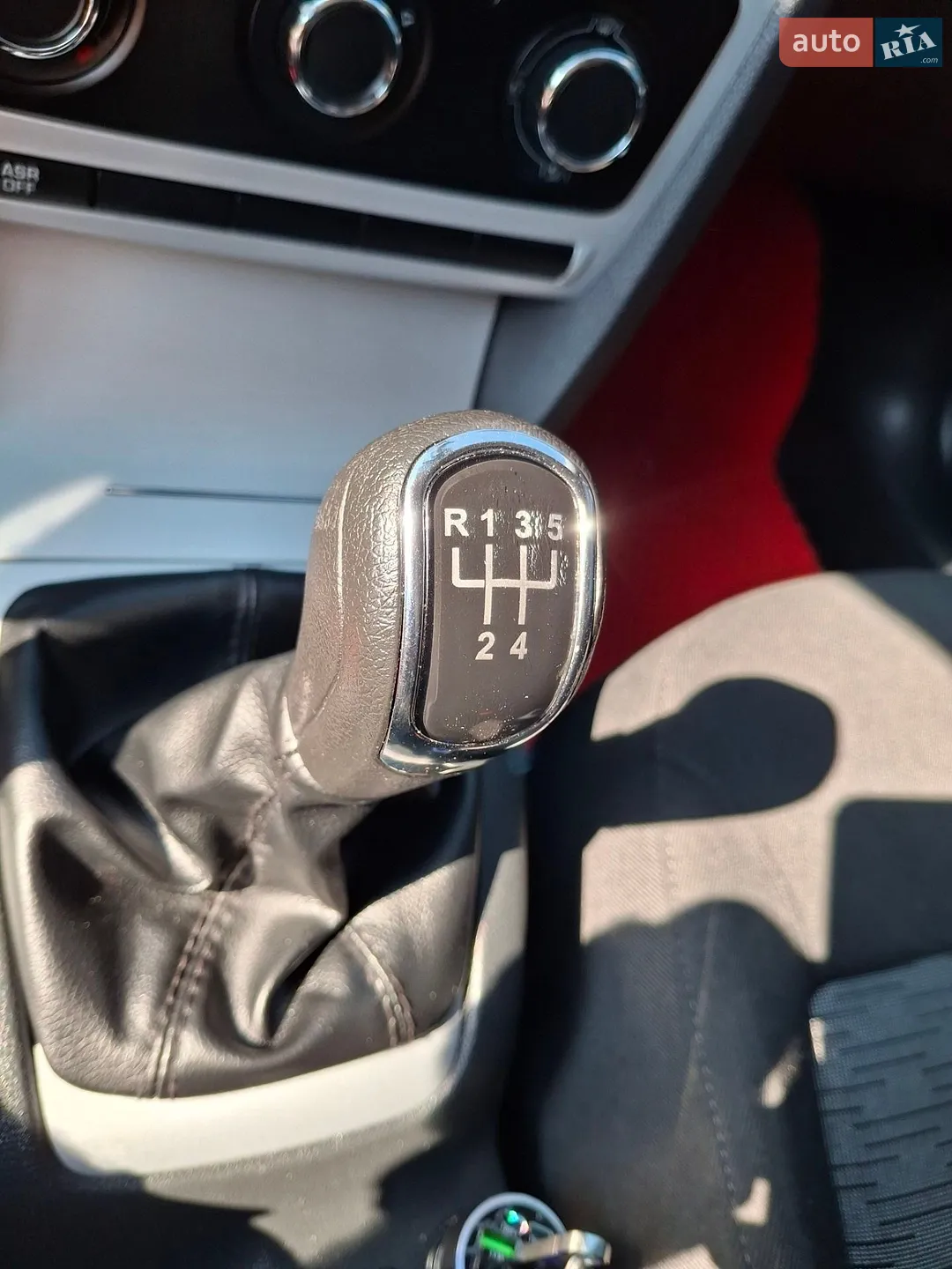 2011 Skoda Octavia - мініатюра 35