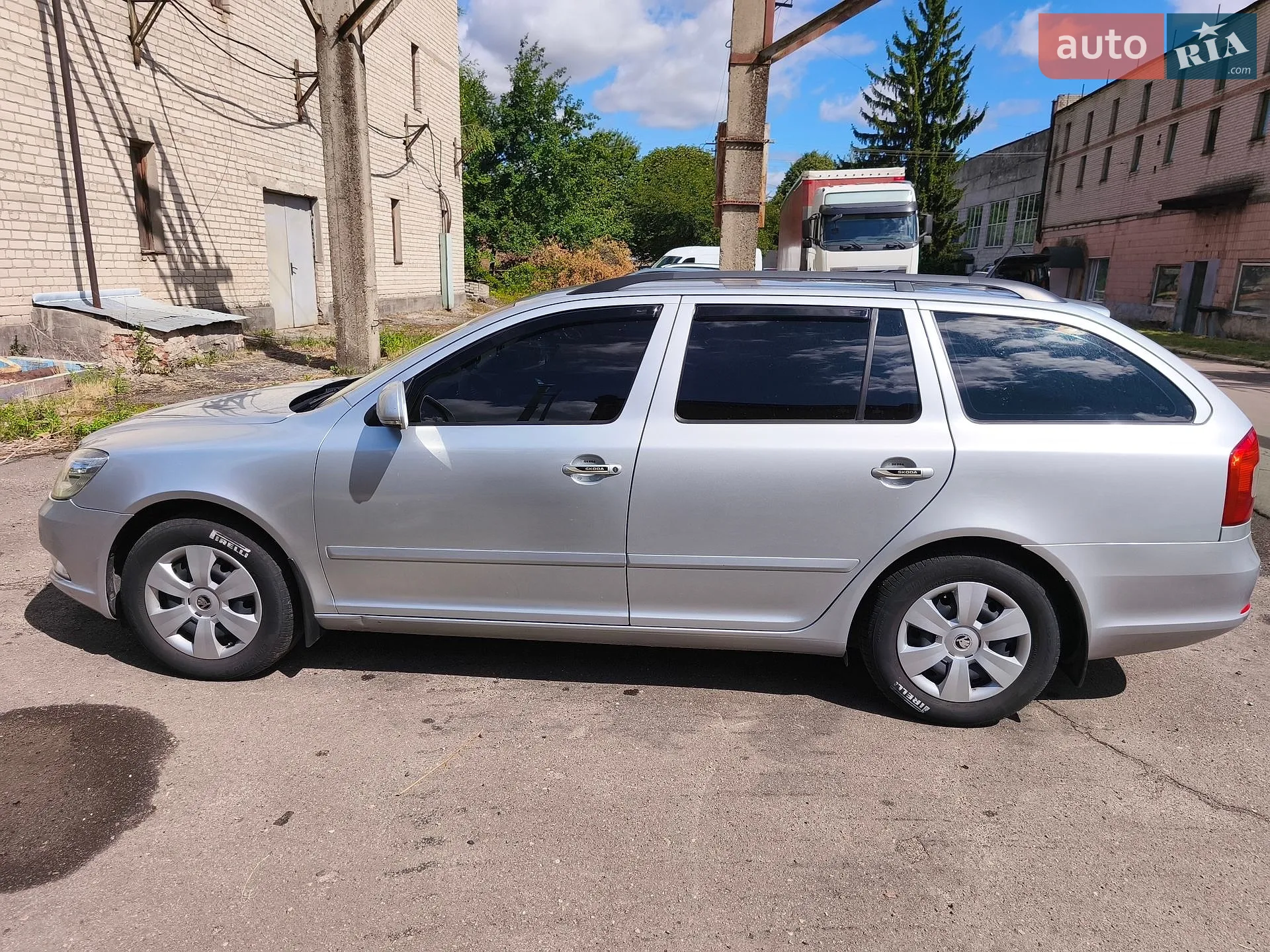 2010 Skoda Octavia - мініатюра 15