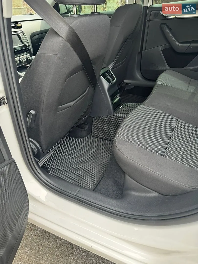 2016 Skoda Octavia - мініатюра 11