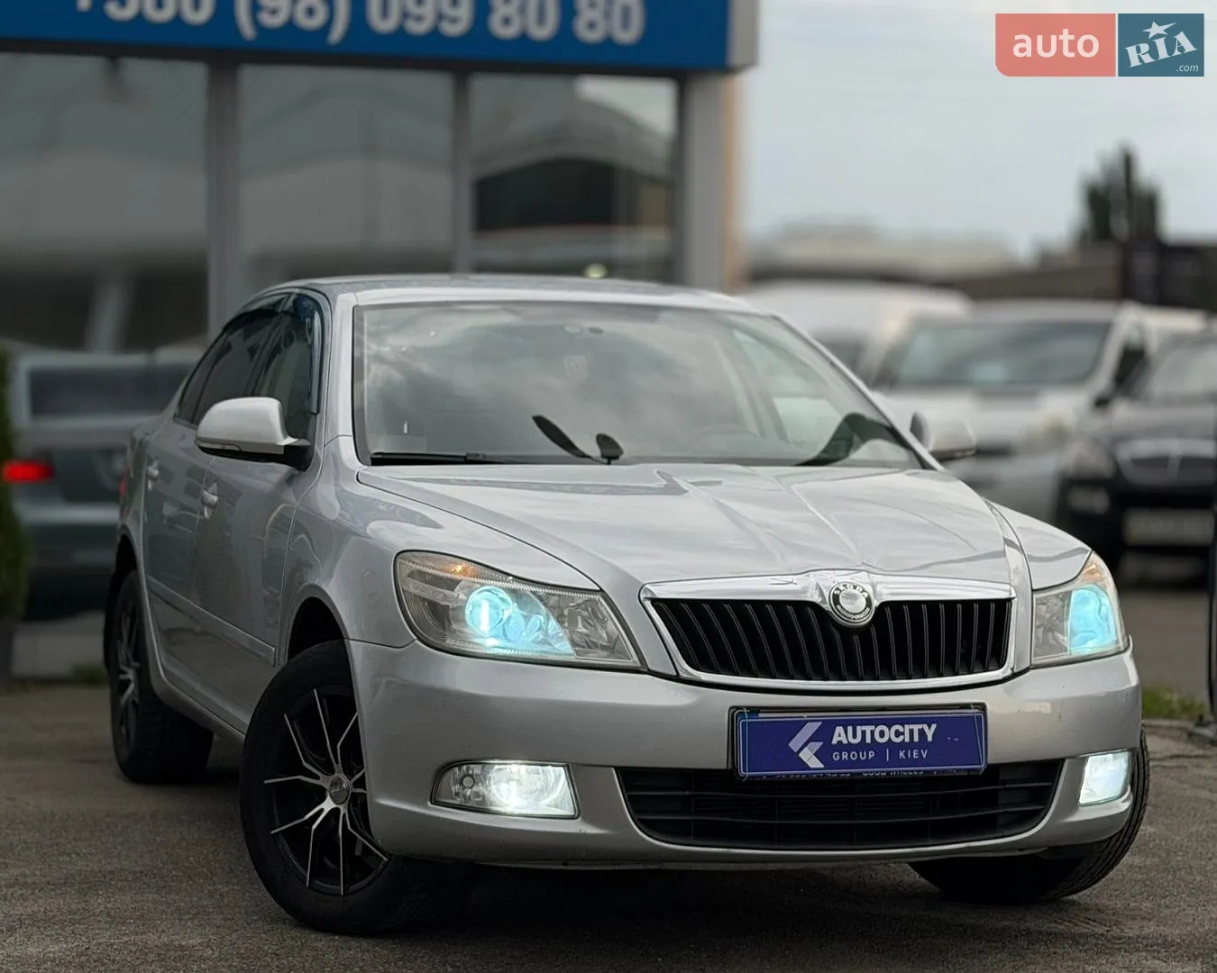 2010 Skoda Octavia - мініатюра 3