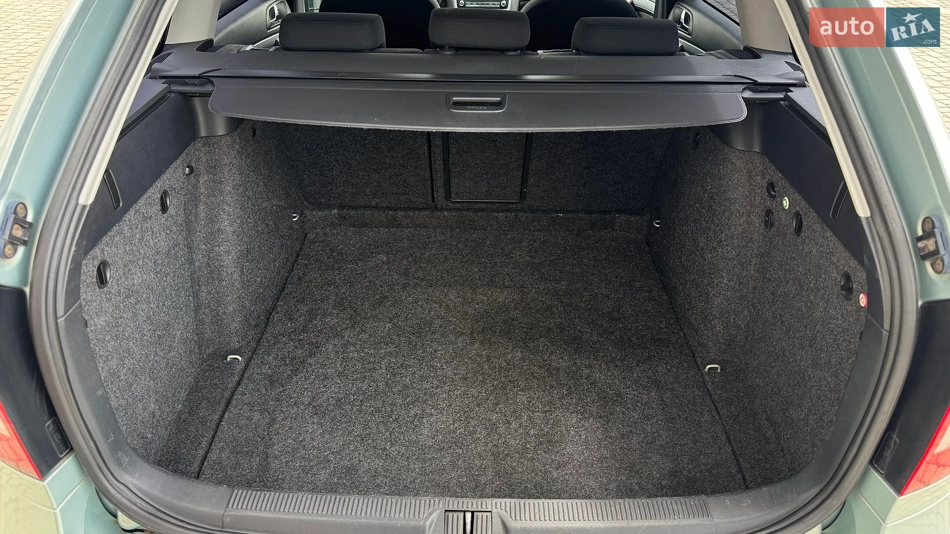 2010 Skoda Octavia - мініатюра 29