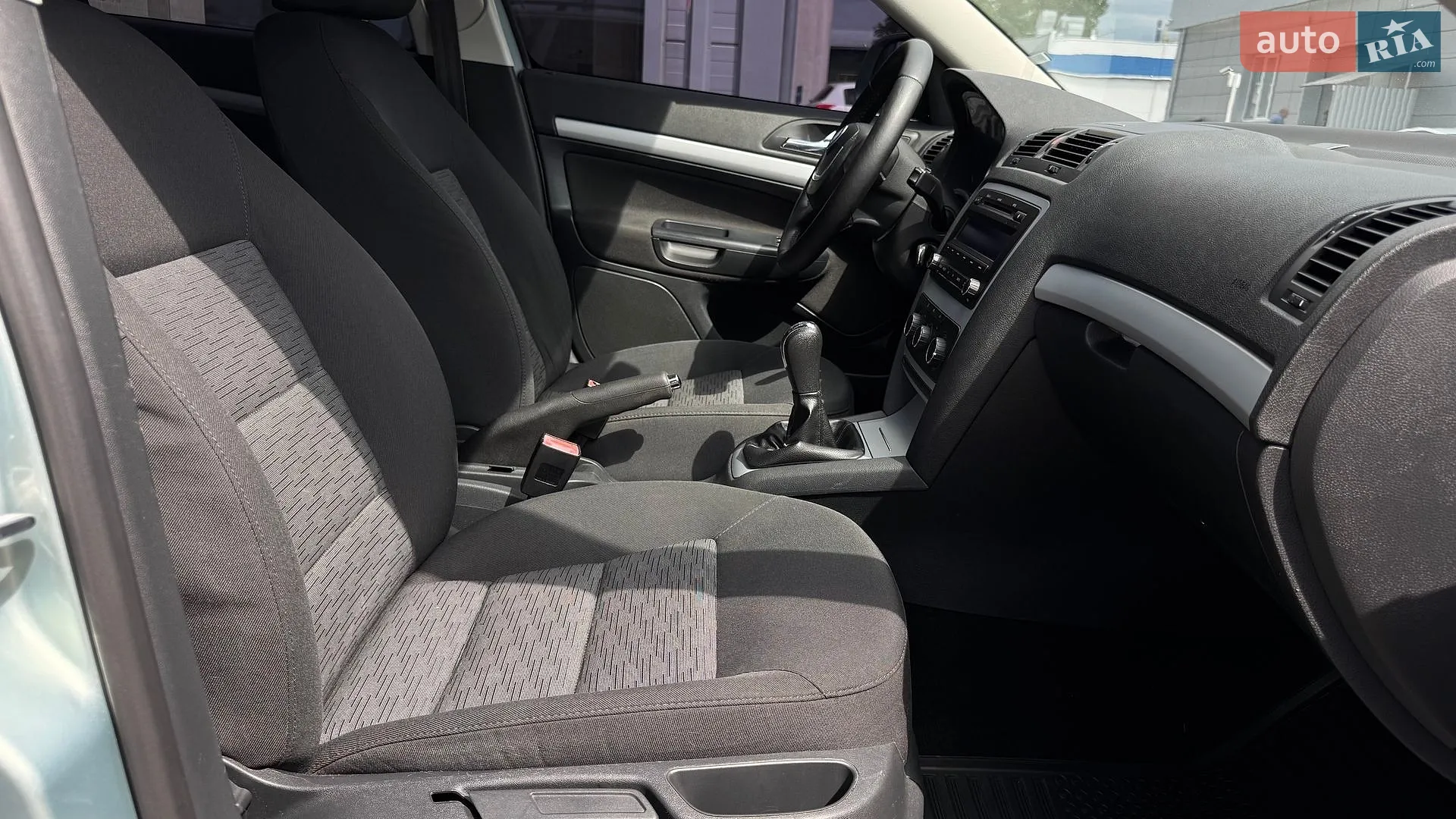2010 Skoda Octavia - мініатюра 36