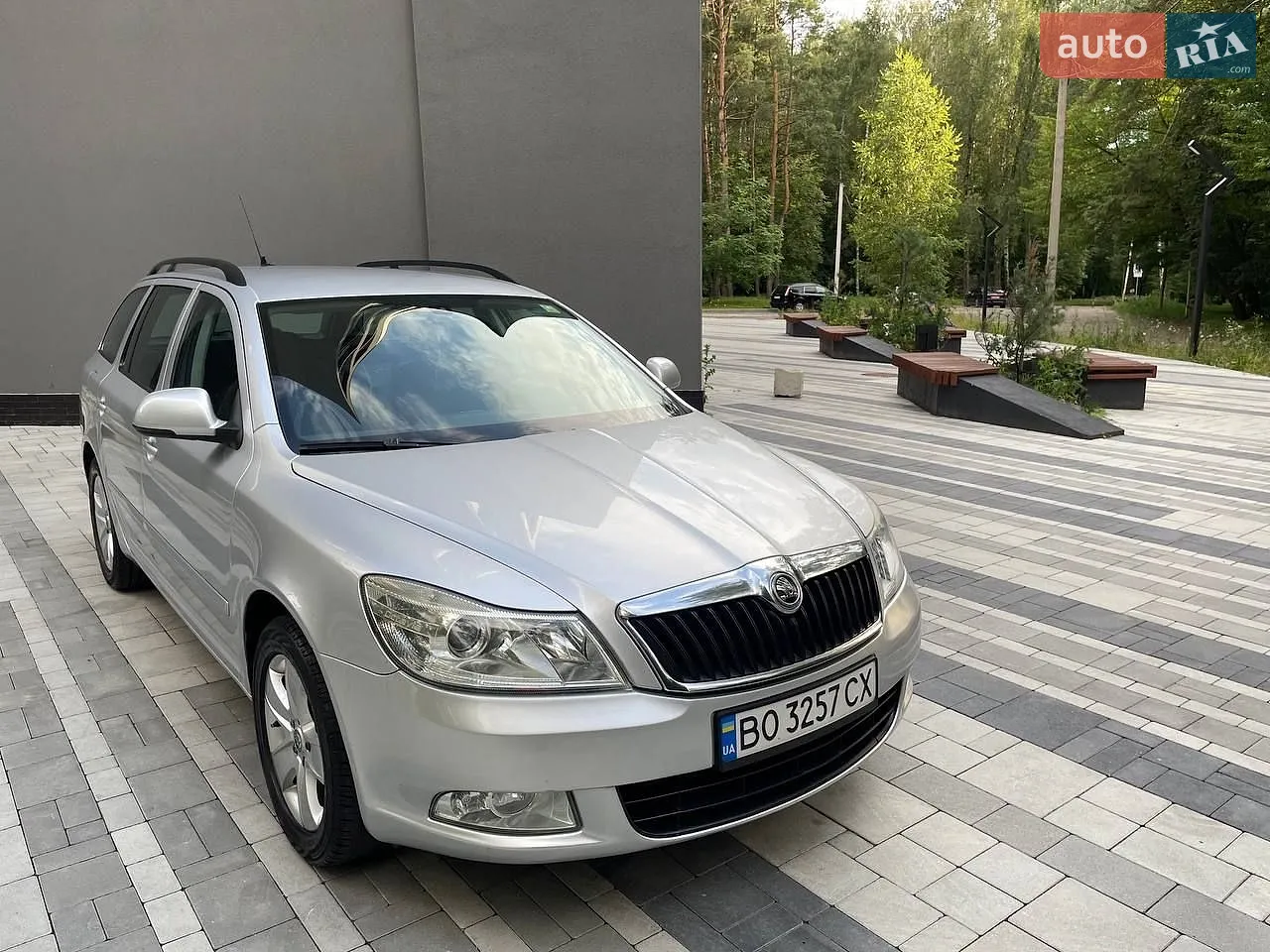 2010 Skoda Octavia - мініатюра 3