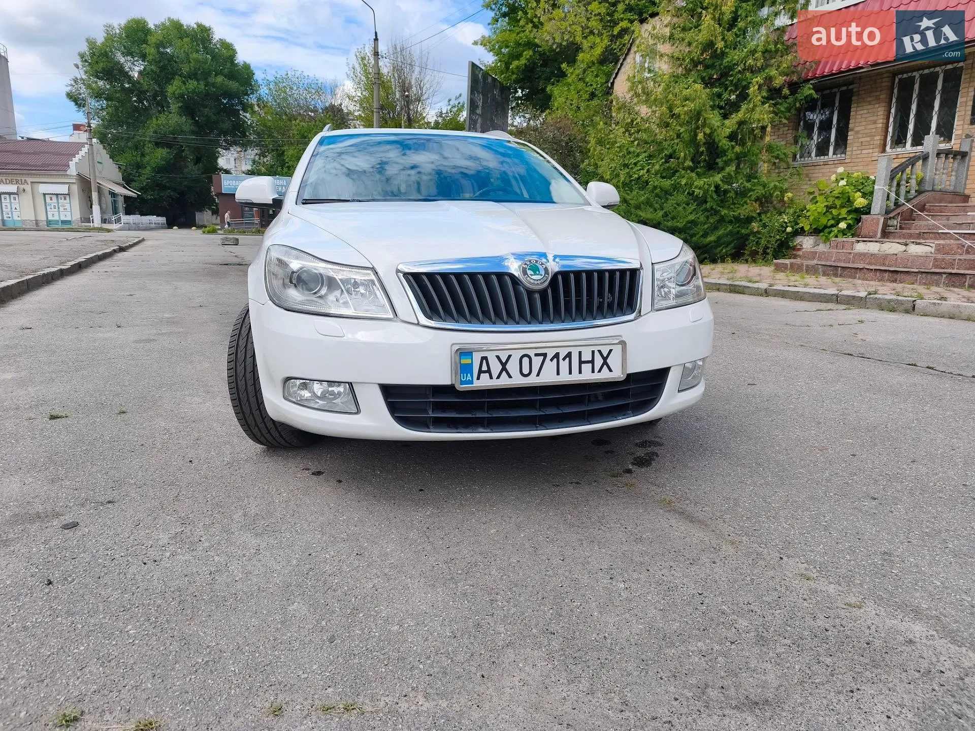2010 Skoda Octavia - мініатюра 2