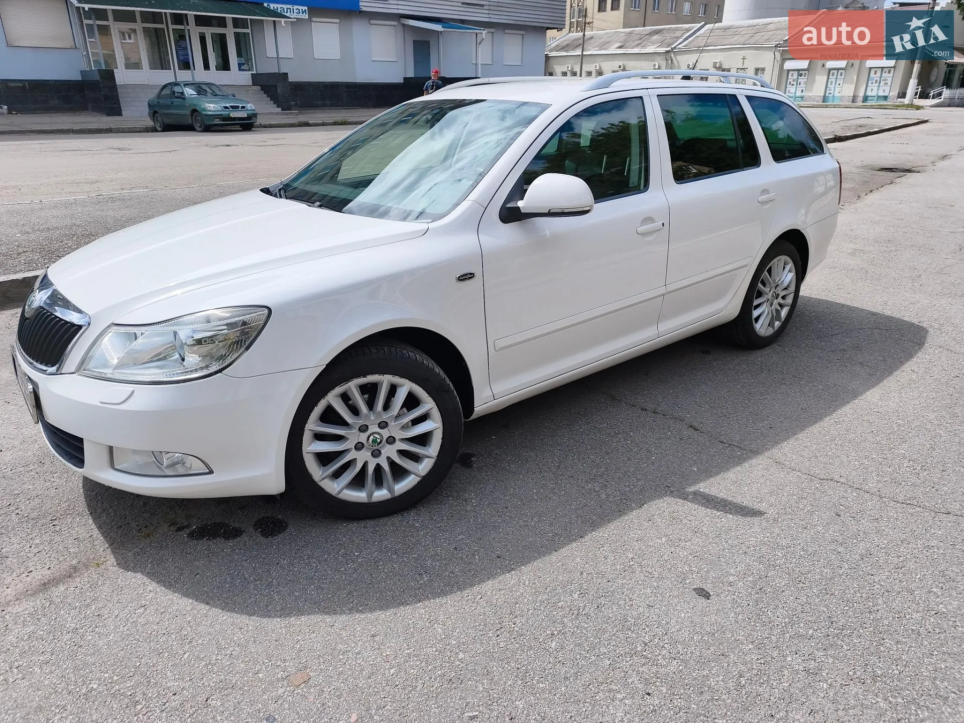 2010 Skoda Octavia - мініатюра 13