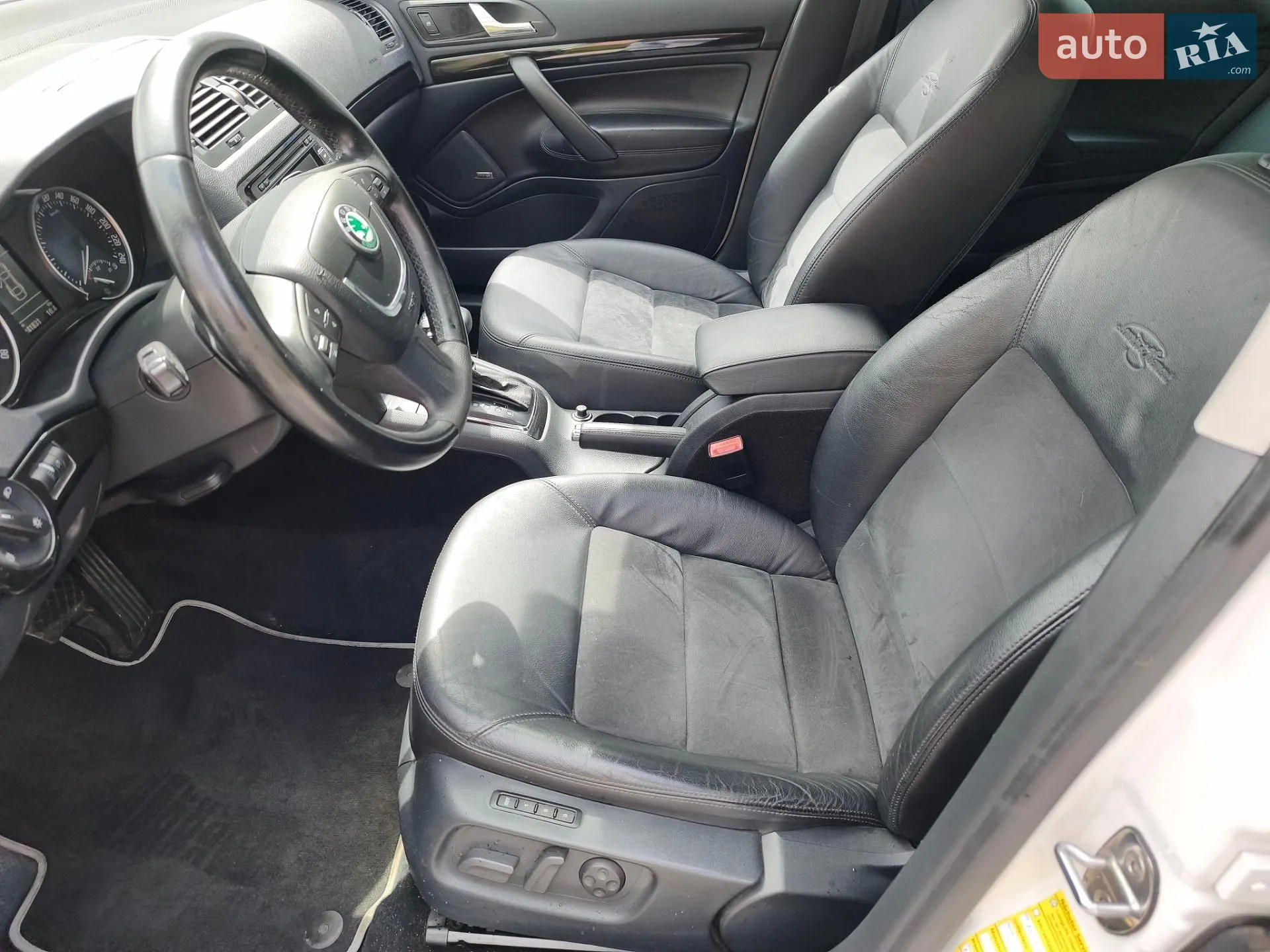 2010 Skoda Octavia - мініатюра 23