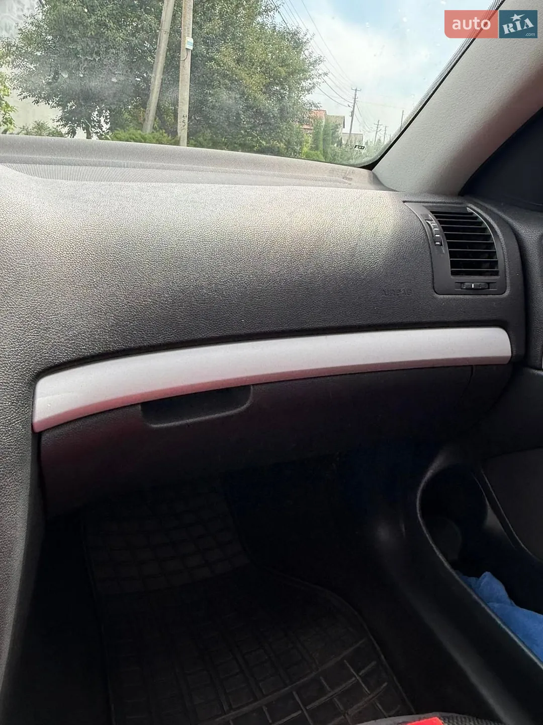 2010 Skoda Octavia - мініатюра 16