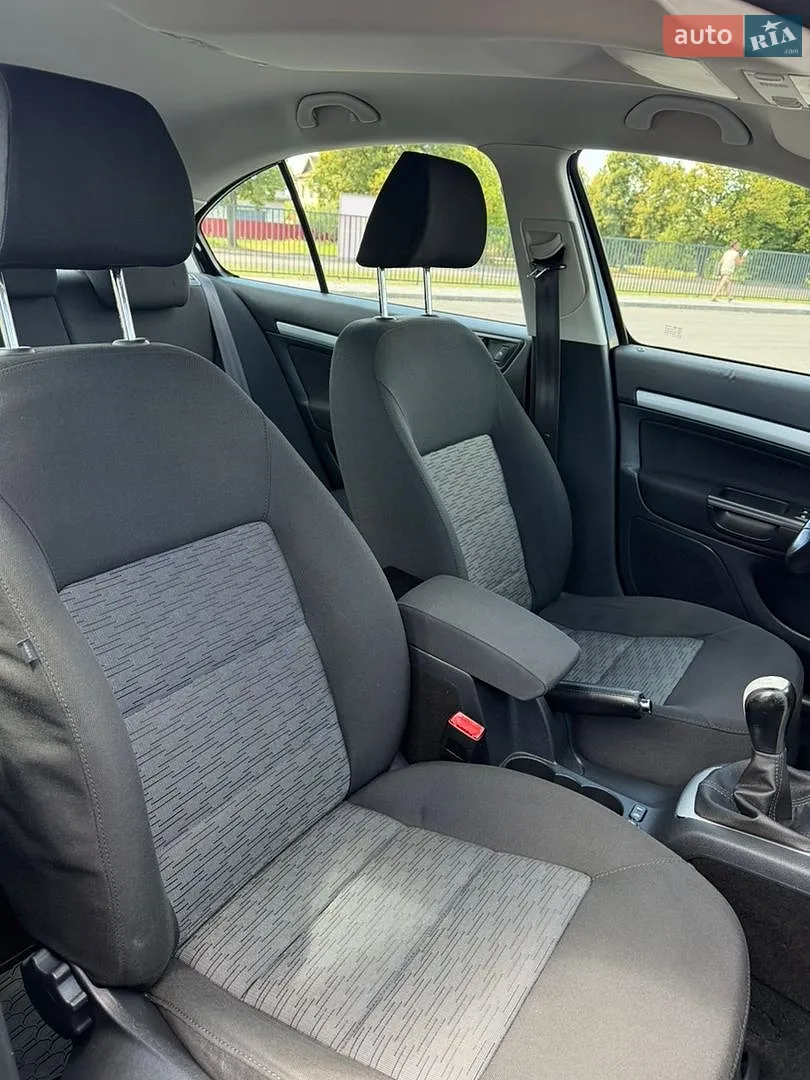2011 Skoda Octavia - мініатюра 10