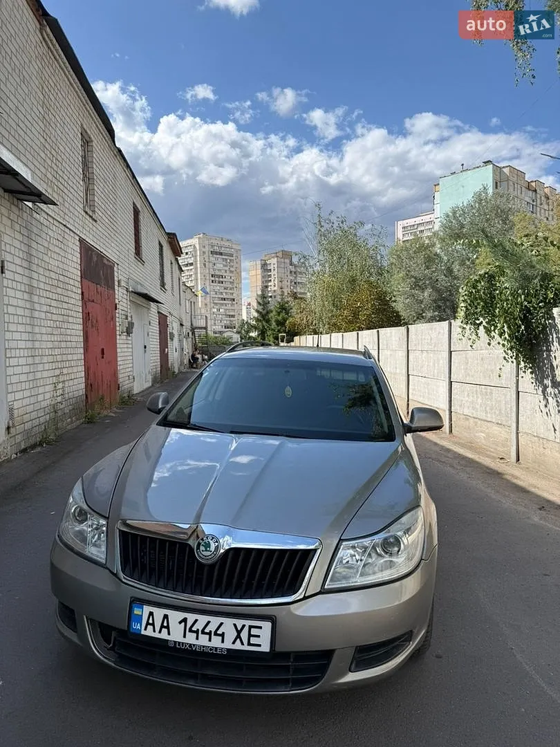 2010 Skoda Octavia - мініатюра 11