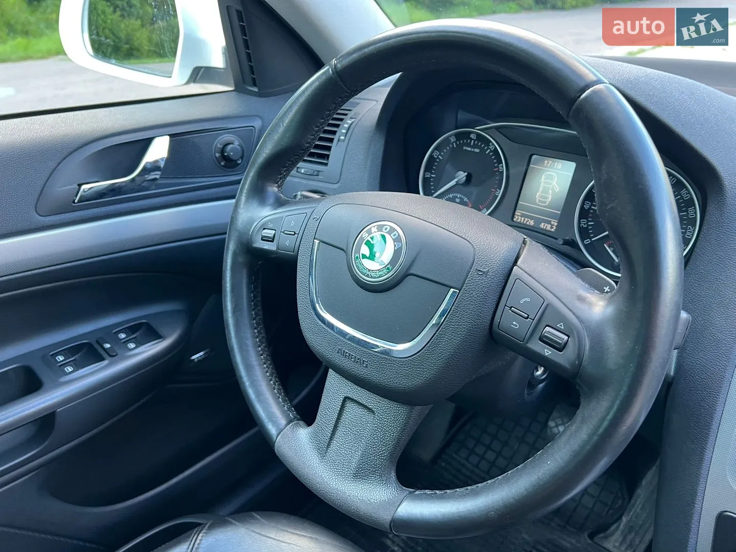 2011 Skoda Octavia - мініатюра 32
