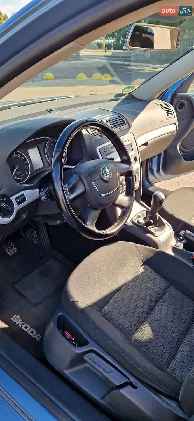 2010 Skoda Octavia - мініатюра 7