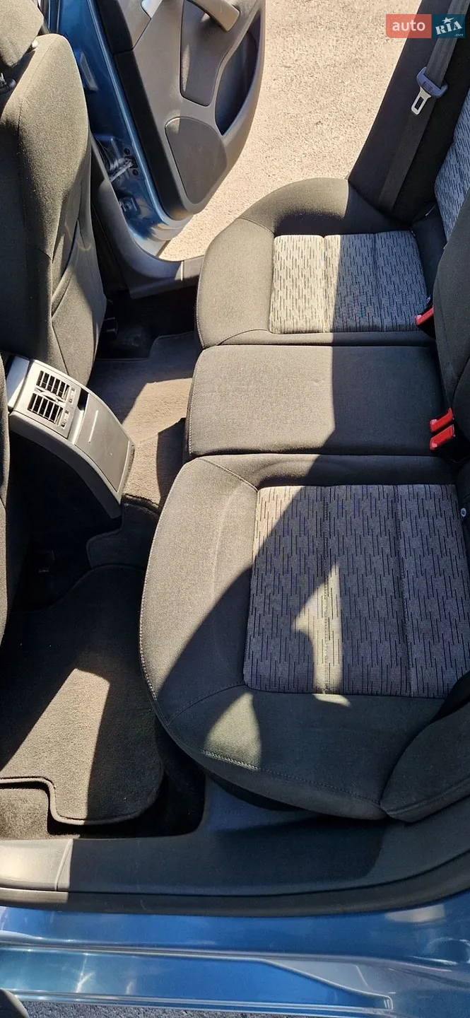 2010 Skoda Octavia - мініатюра 6