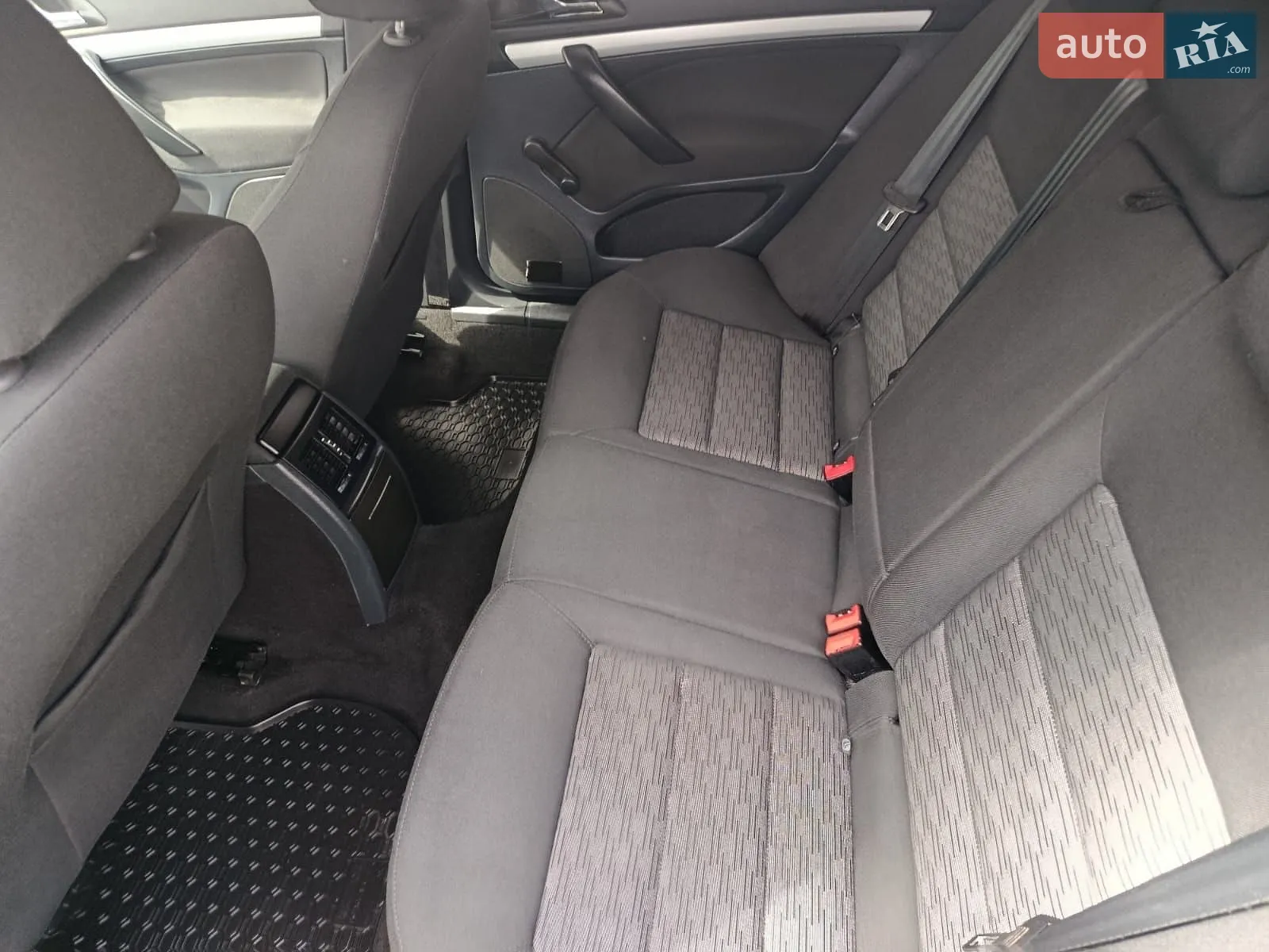 2010 Skoda Octavia - мініатюра 6