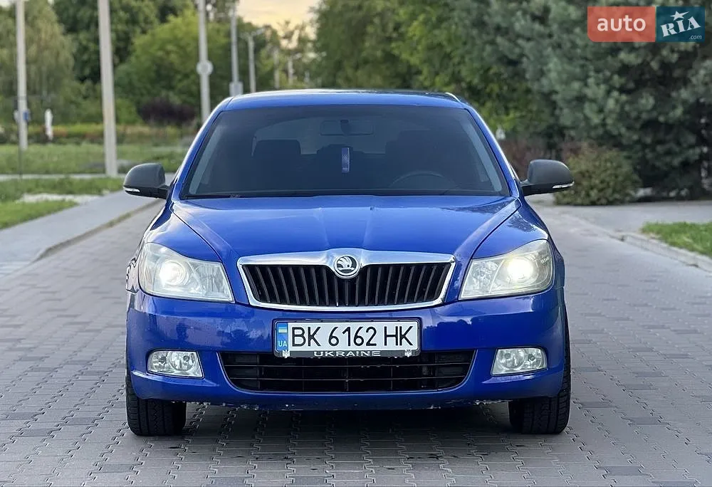 2010 Skoda Octavia - мініатюра 2