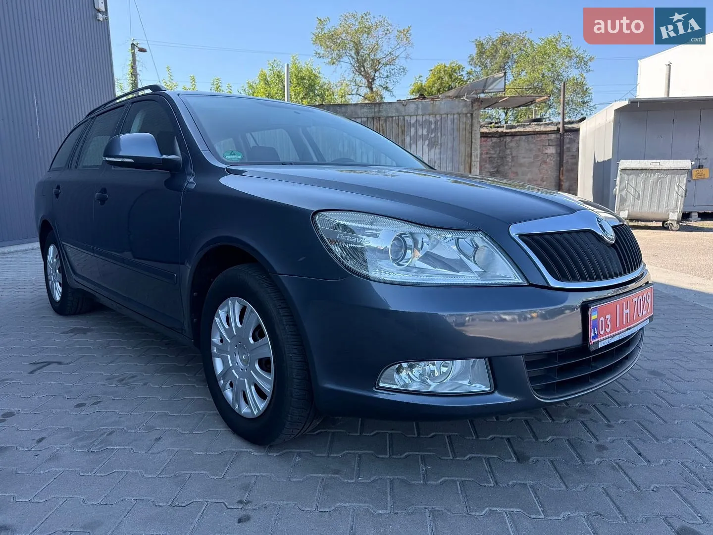 2010 Skoda Octavia - мініатюра 3
