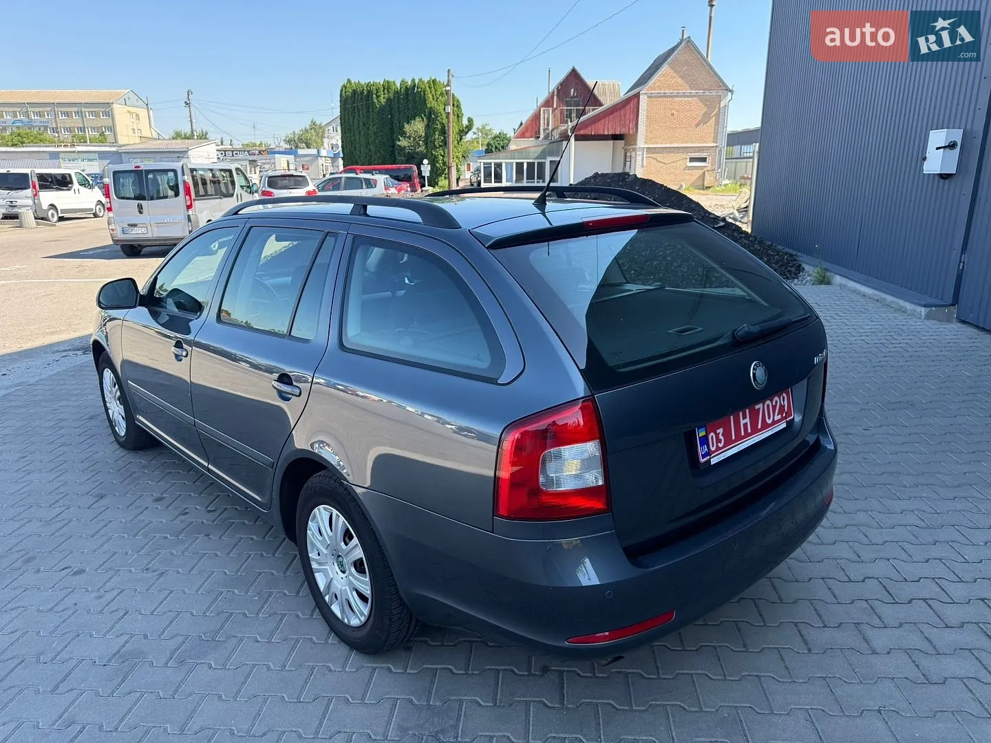 2010 Skoda Octavia - мініатюра 12