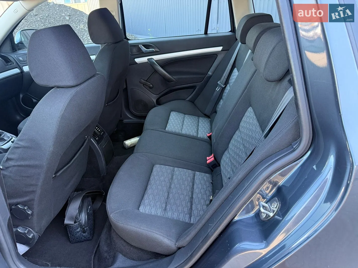 2010 Skoda Octavia - мініатюра 15