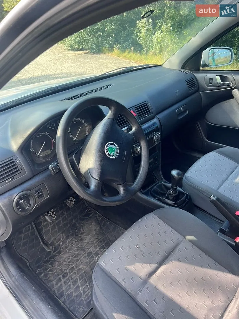 2010 Skoda Octavia - мініатюра 18