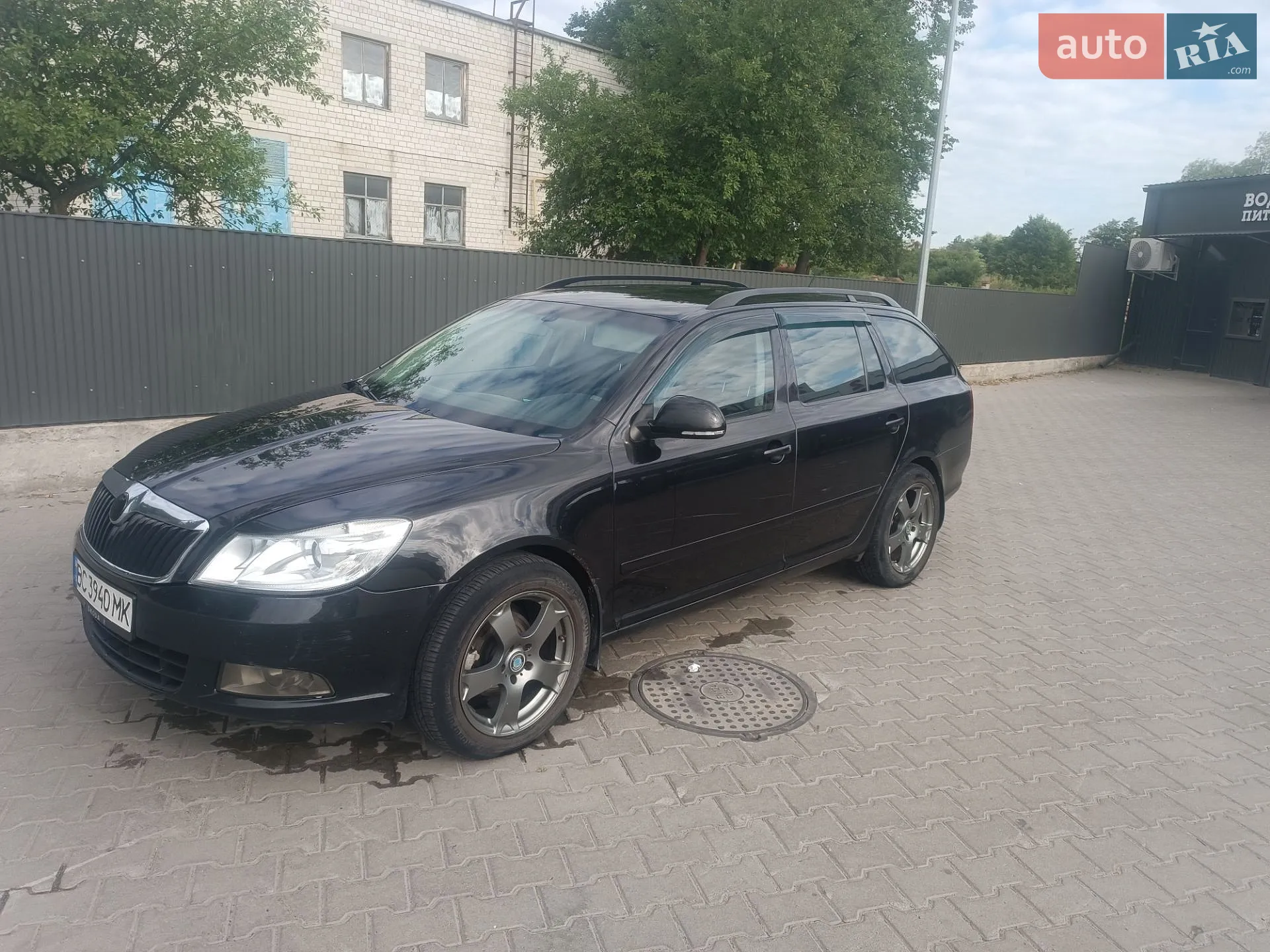 2010 Skoda Octavia - мініатюра 2