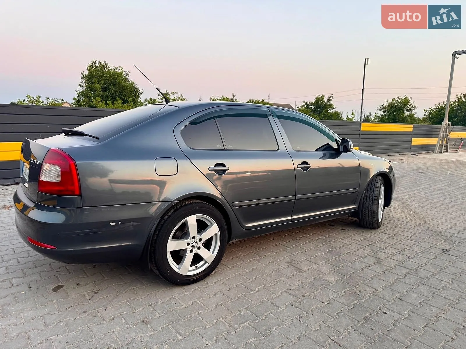 2010 Skoda Octavia - мініатюра 5