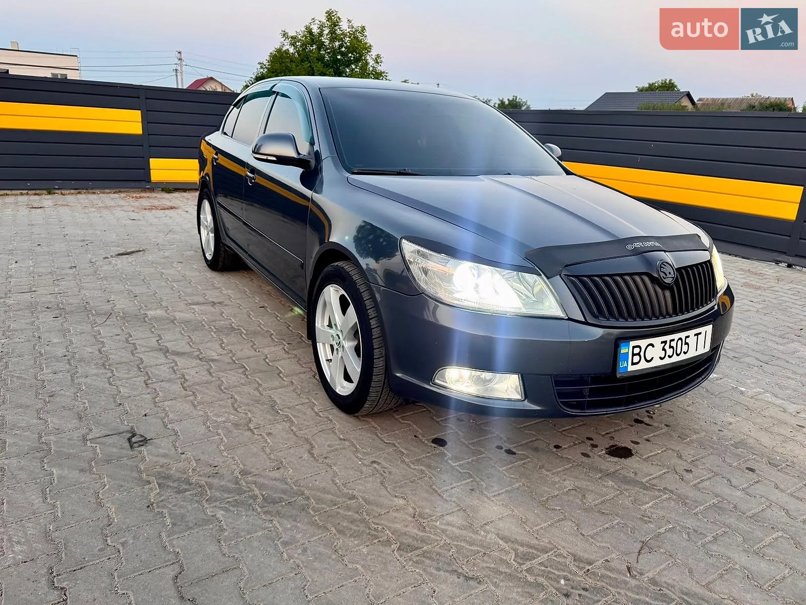 2010 Skoda Octavia - фото 1
