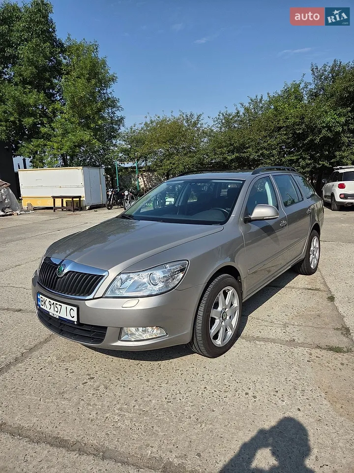 2010 Skoda Octavia - мініатюра 16