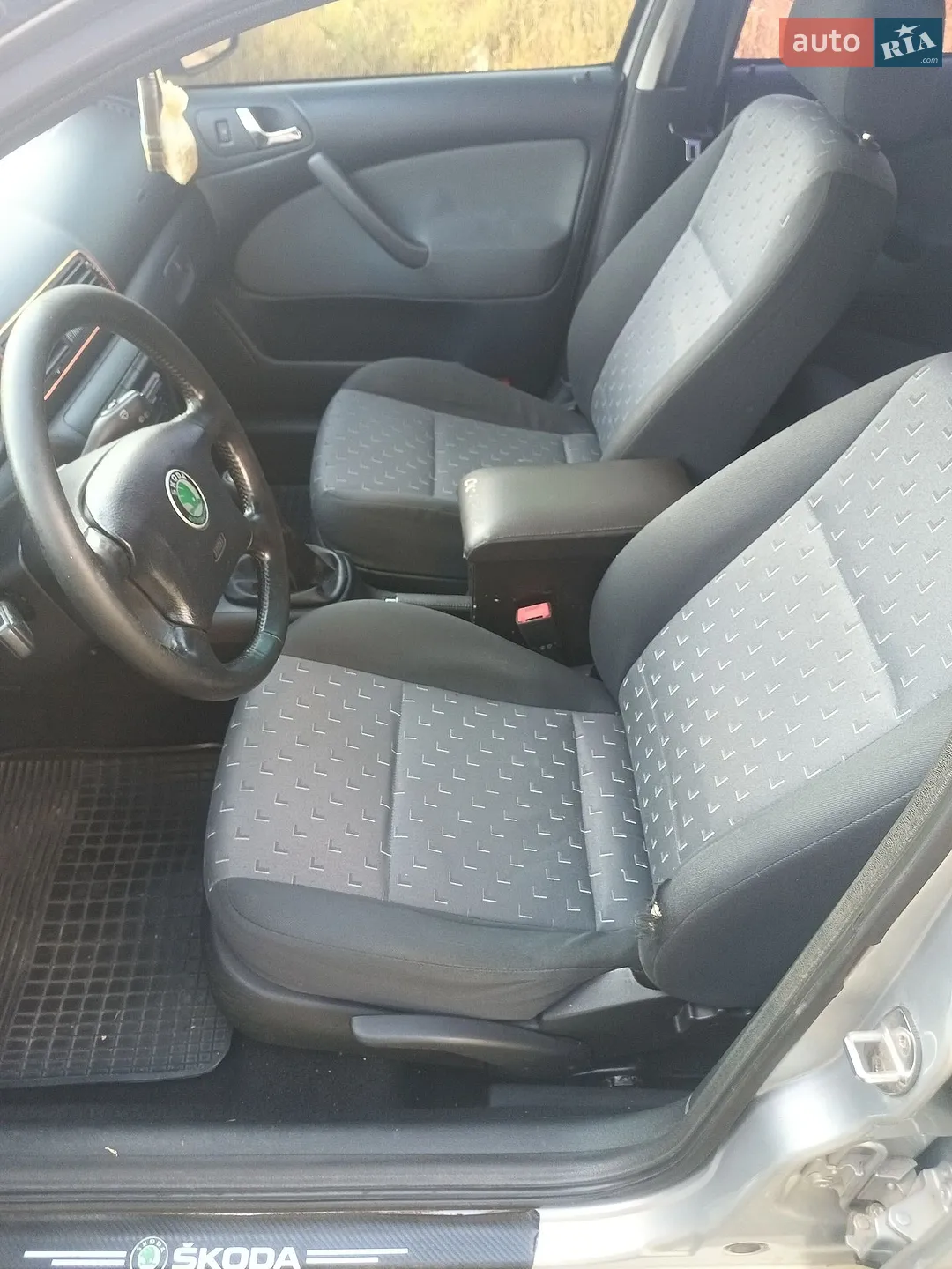 2010 Skoda Octavia - мініатюра 3
