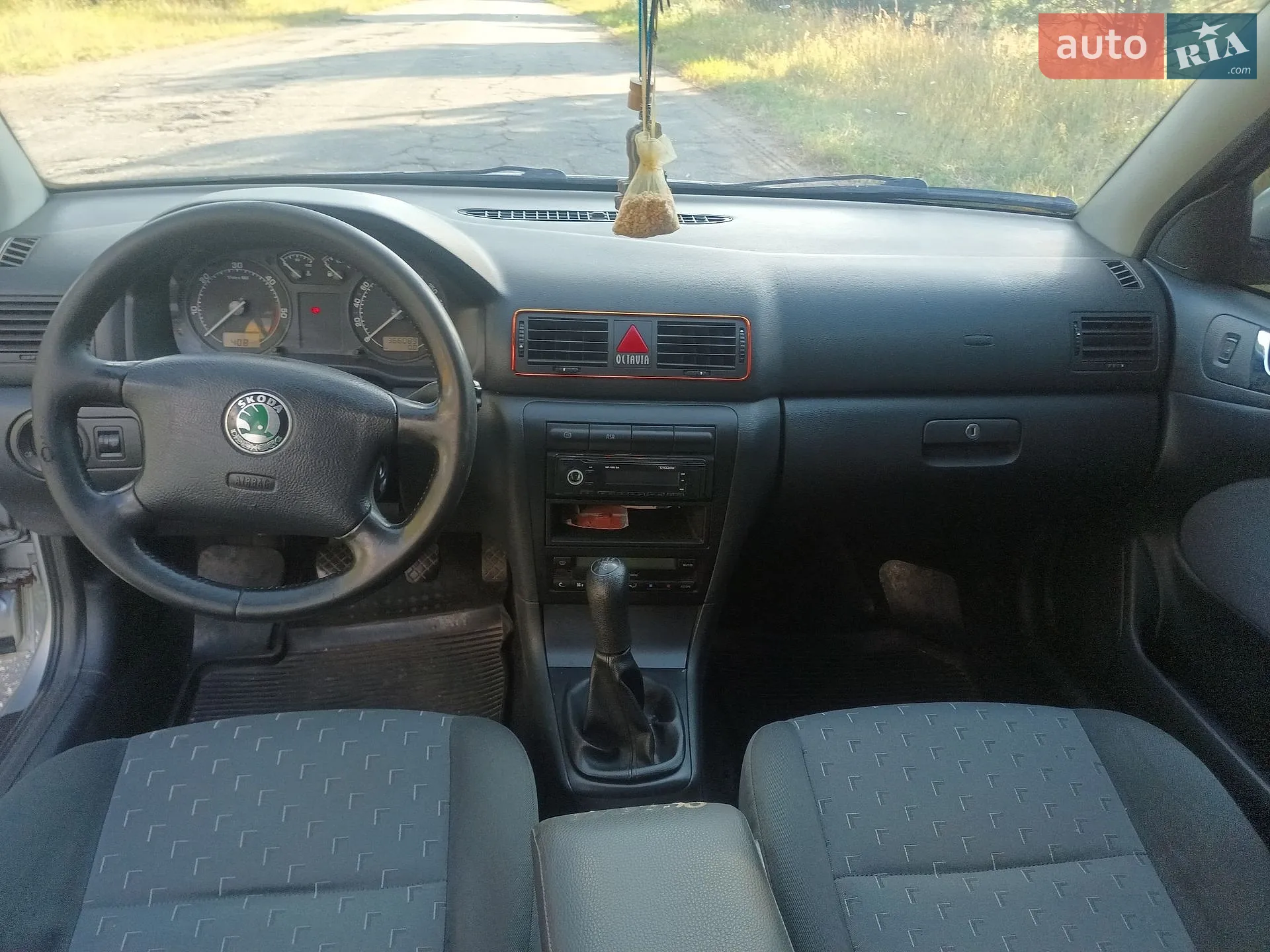 2010 Skoda Octavia - мініатюра 8