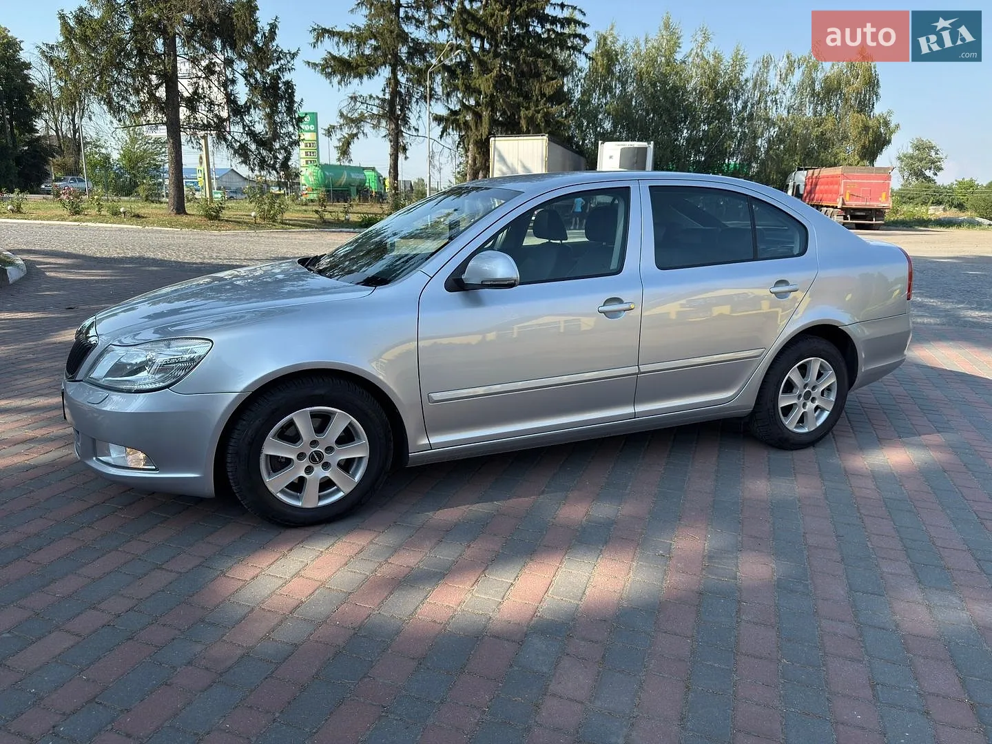2010 Skoda Octavia - мініатюра 13