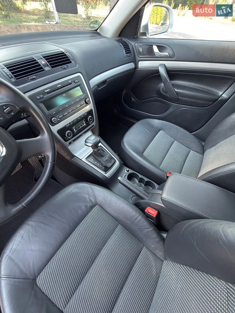 2010 Skoda Octavia - мініатюра 22