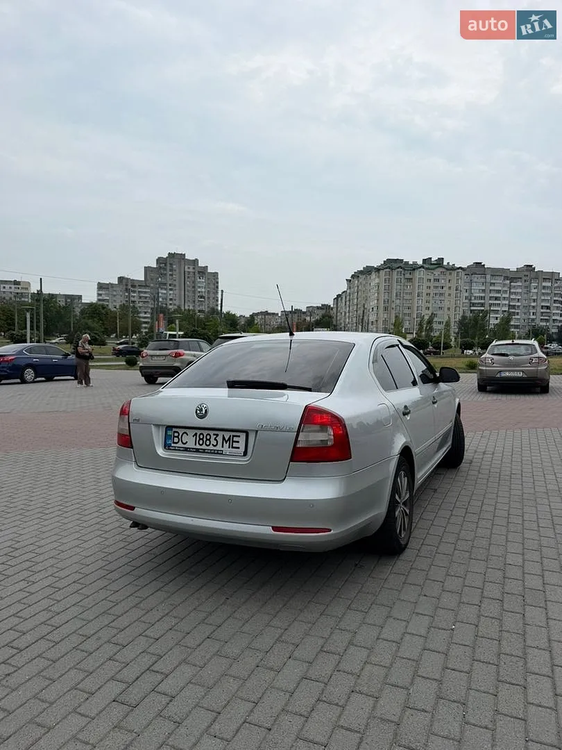 2010 Skoda Octavia - мініатюра 4