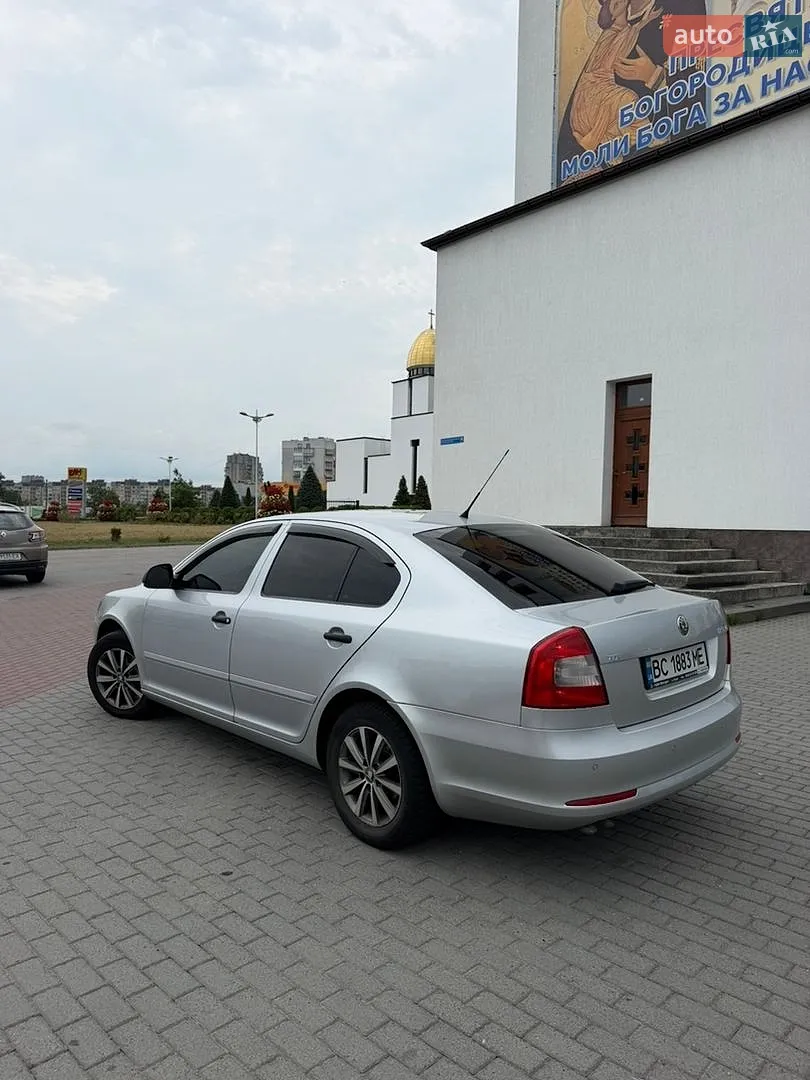 2010 Skoda Octavia - мініатюра 7
