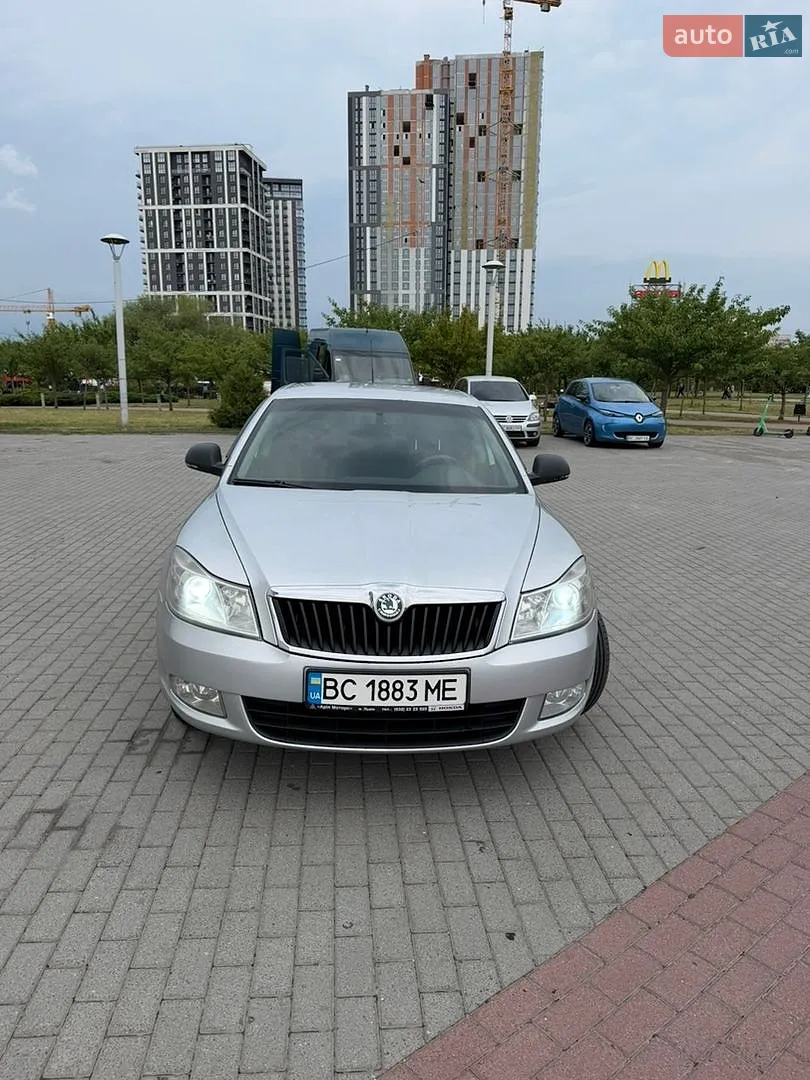 2010 Skoda Octavia - мініатюра 5