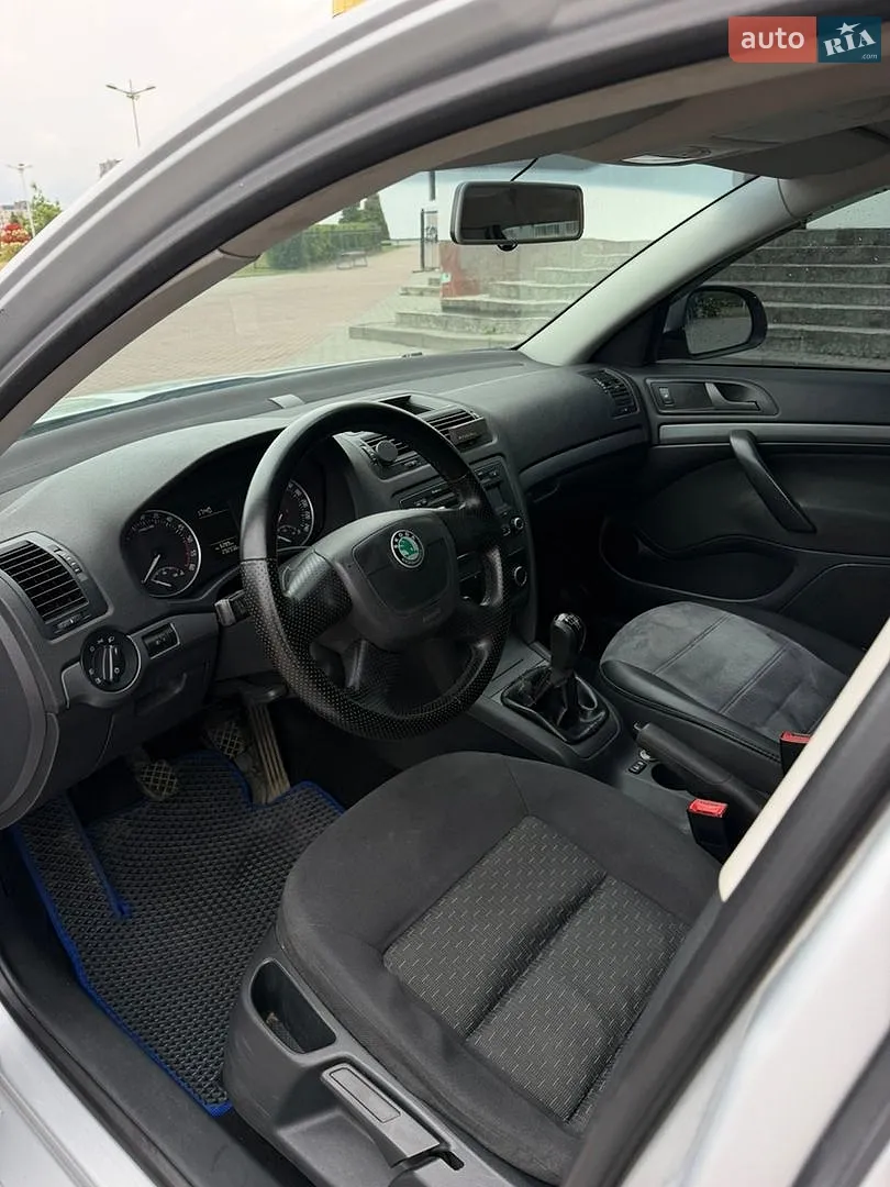 2010 Skoda Octavia - мініатюра 11