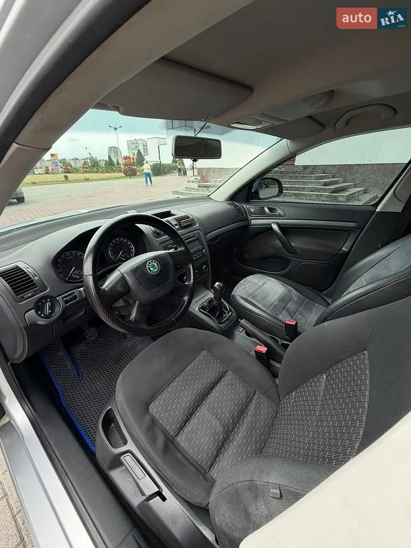 2010 Skoda Octavia - мініатюра 15