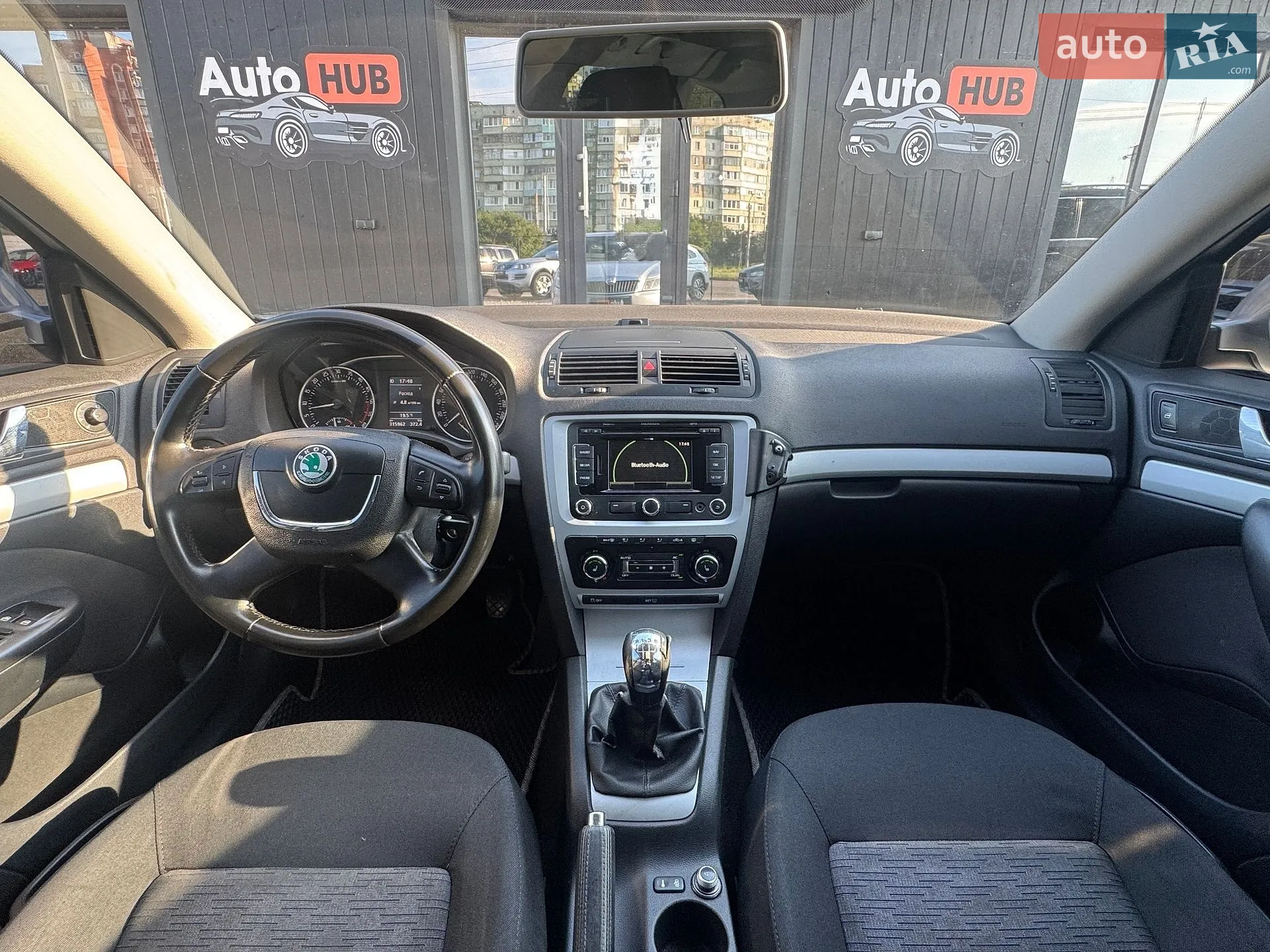 2010 Skoda Octavia - мініатюра 12
