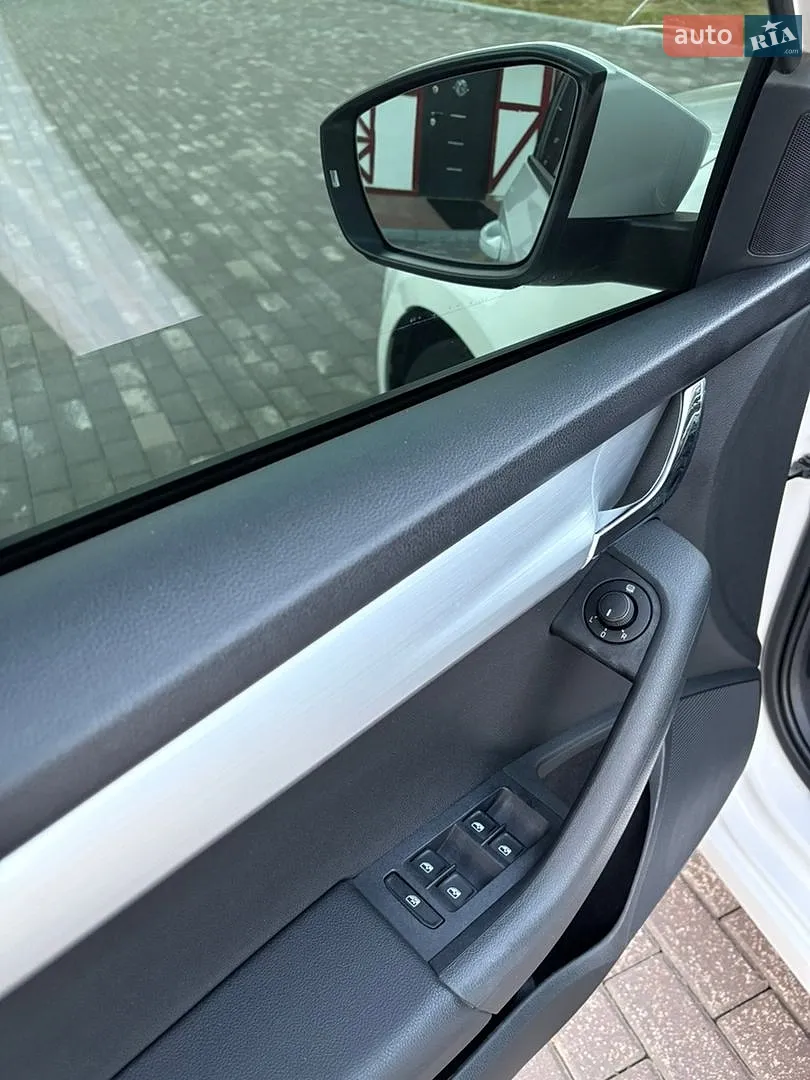 2017 Skoda Octavia - мініатюра 13