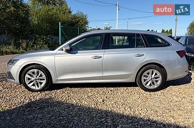 Универсал Skoda Octavia 2022 в Львове