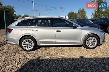 Универсал Skoda Octavia 2022 в Львове