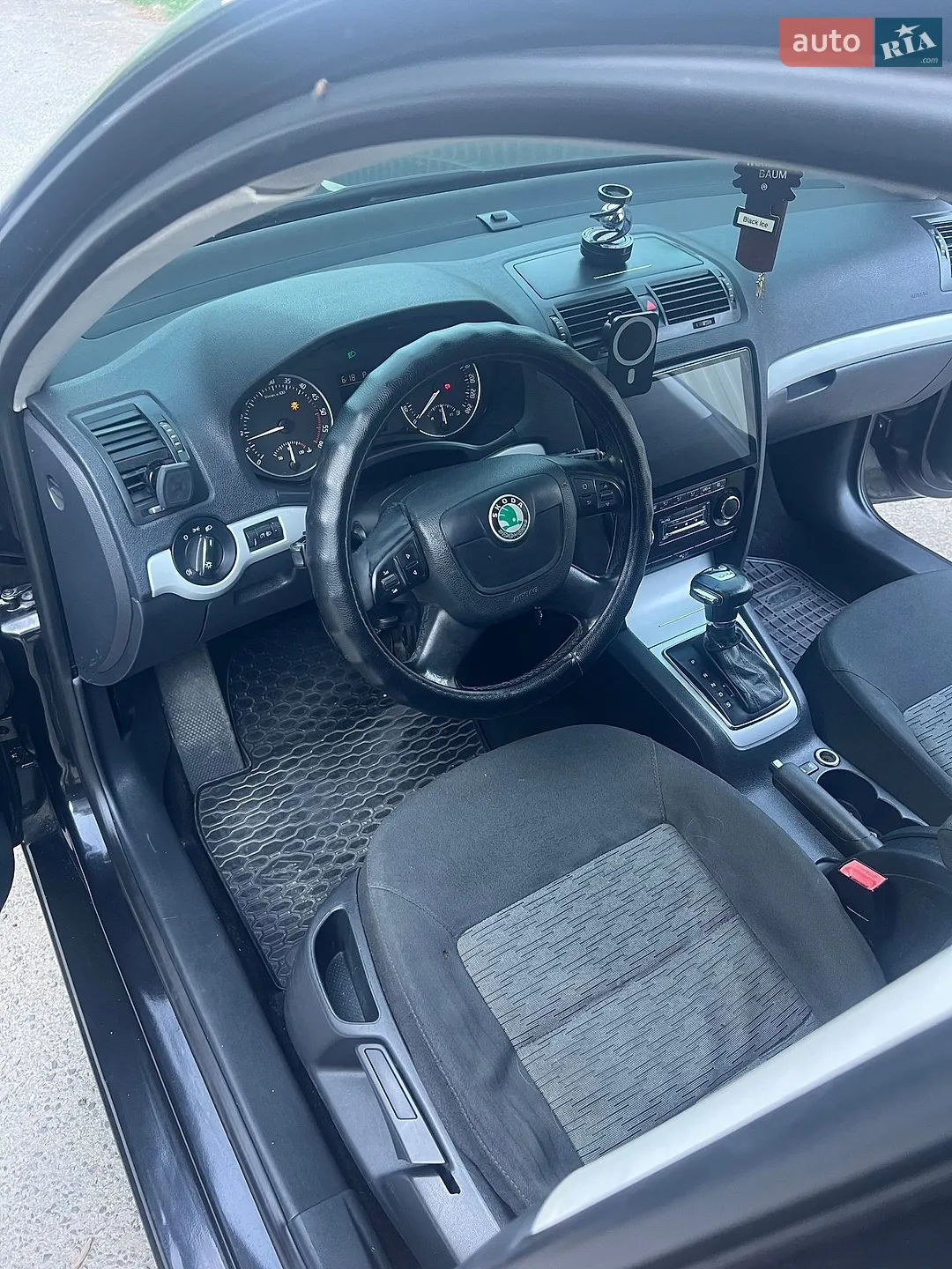 2010 Skoda Octavia - мініатюра 16