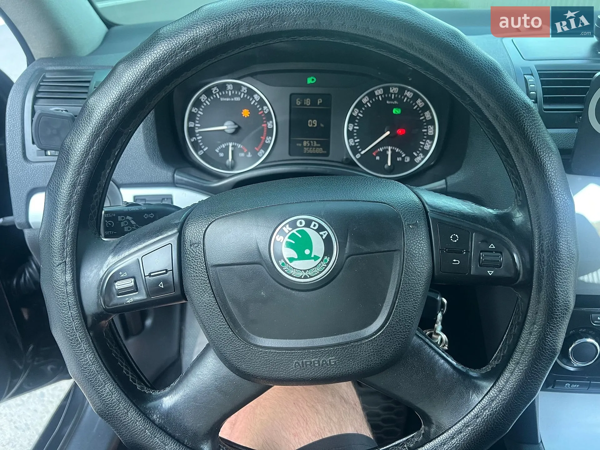2010 Skoda Octavia - мініатюра 18
