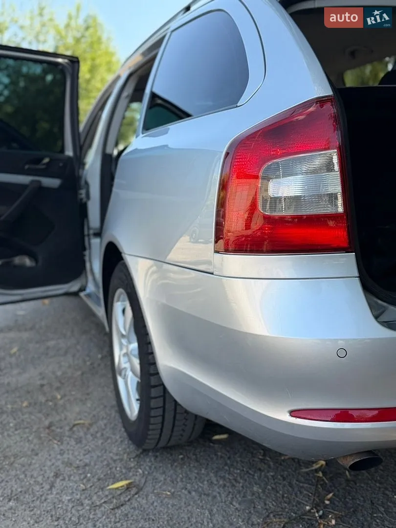2010 Skoda Octavia - мініатюра 11