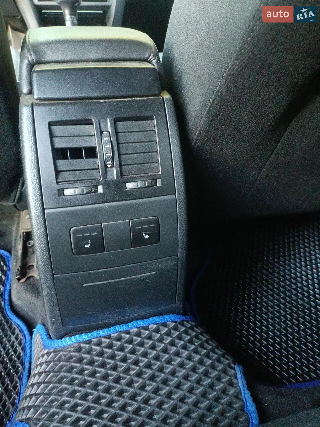 2010 Skoda Octavia - мініатюра 13