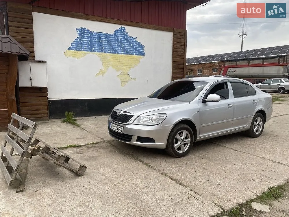 2010 Skoda Octavia - мініатюра 8